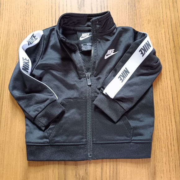 9m Nike outfit - Picture 2 of 5